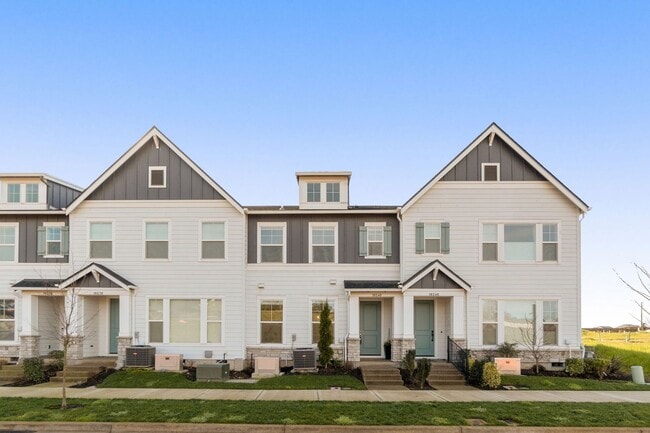 Building Photo - Modern 3 Bedroom, 2.5 Bathroom Townhome in South Cooper Mountain