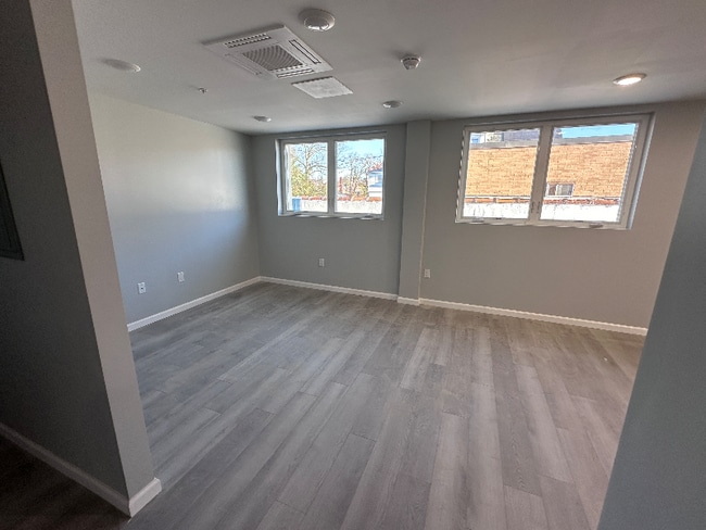 Photo - 140 S Easton Rd