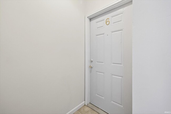 Photo - 110 W 6th St Unit 6