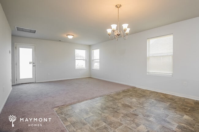 Photo - 157 Foxford Dr