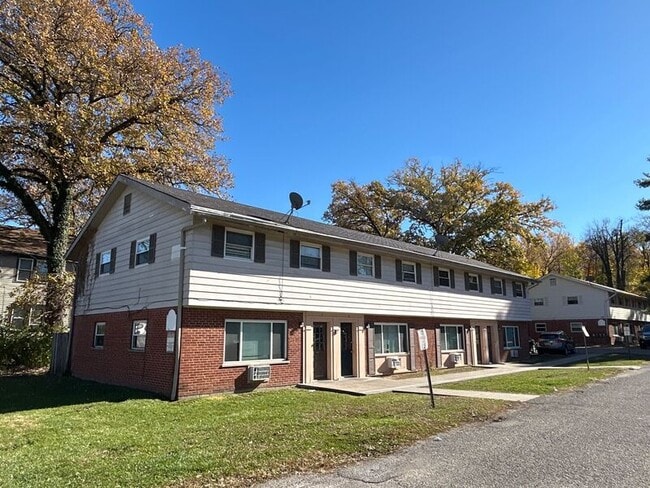 Building Photo - 1389 W Galbraith Rd Unit #3