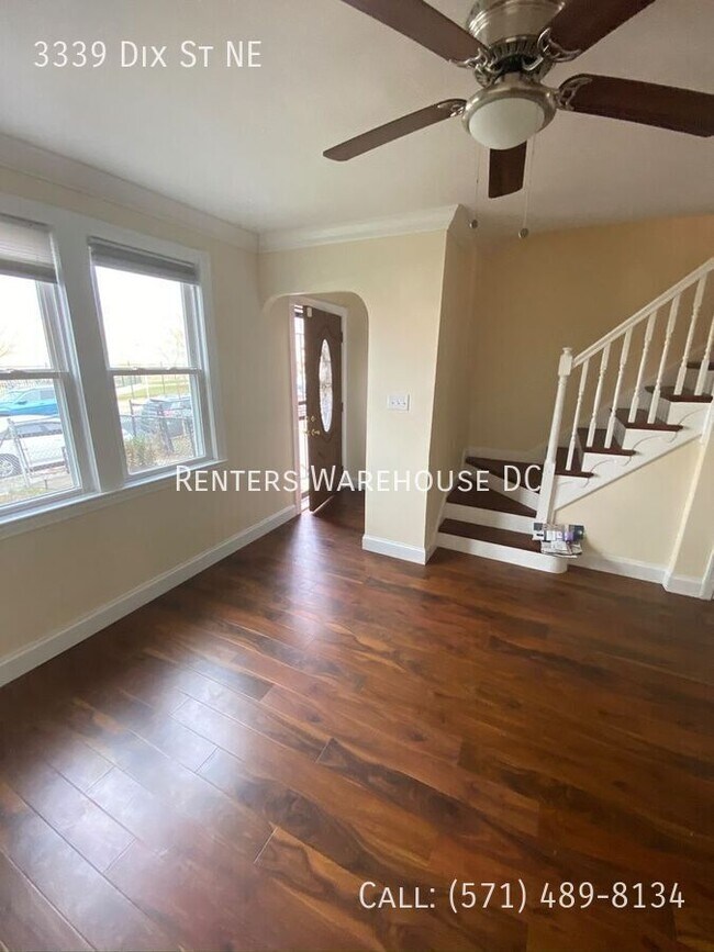 Photo - 3339 Dix St NE