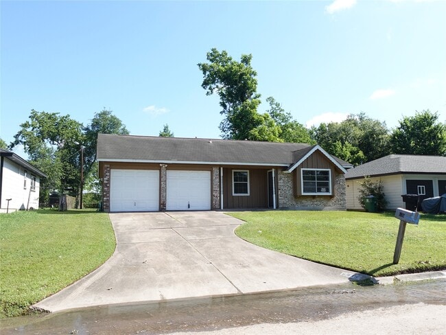 Building Photo - 6315 Roughlock St