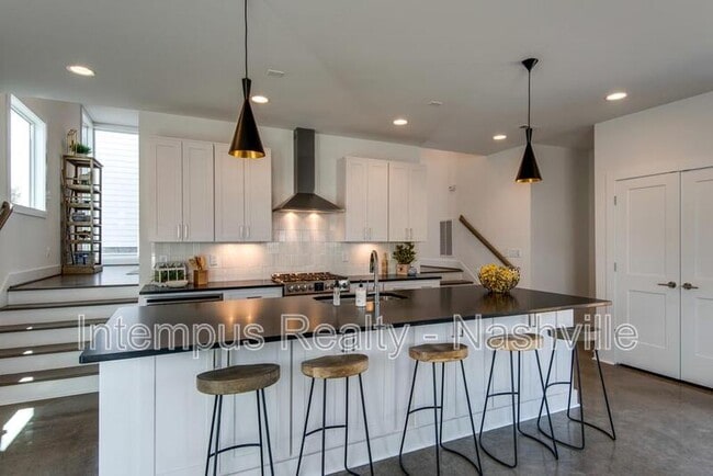 Photo - 958 9th Ave S