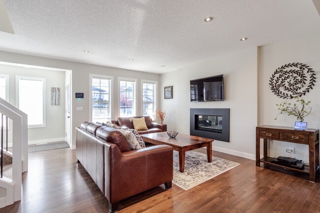Photo - 1020-1177 177 St SW