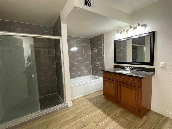 Photo - 1909 Bittercreek Dr