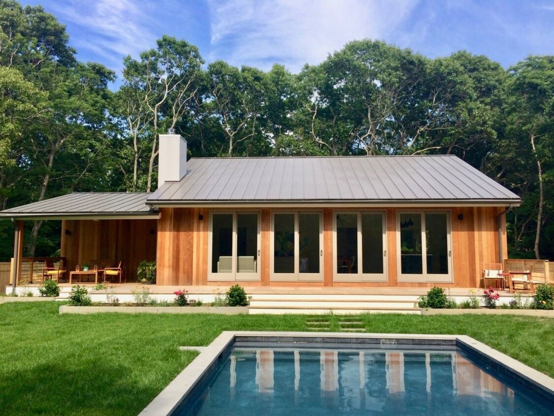 Photo - 19 Renfrew Ln (East Hampton, NY)