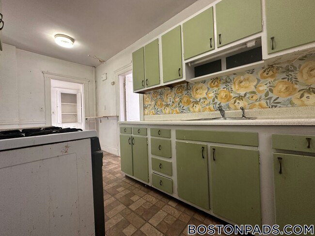 Building Photo - 9 James St