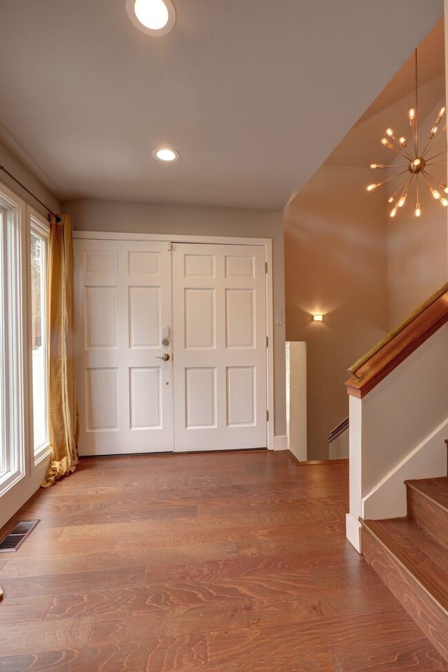 Photo - Where Architecture Meets Nature – Private Mercer Island Gem