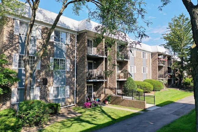 Building Photo - 1515 N Windsor Dr Rental