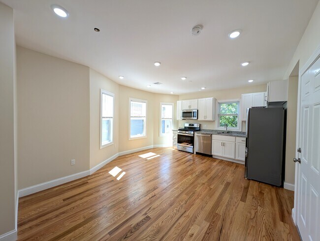 Photo - 22 Holyoke Rd Unit 2