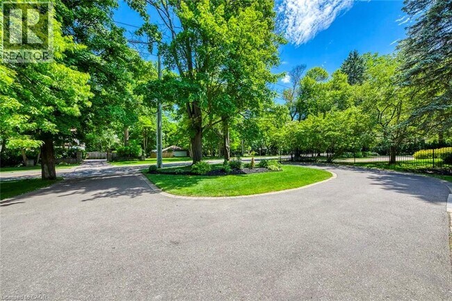 Photo - 1251 Lakeshore Rd E