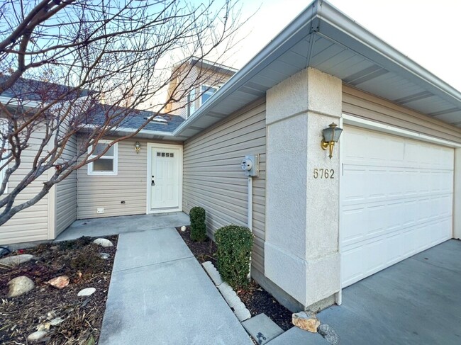 Photo - 5762 S Caper Pl Townhome