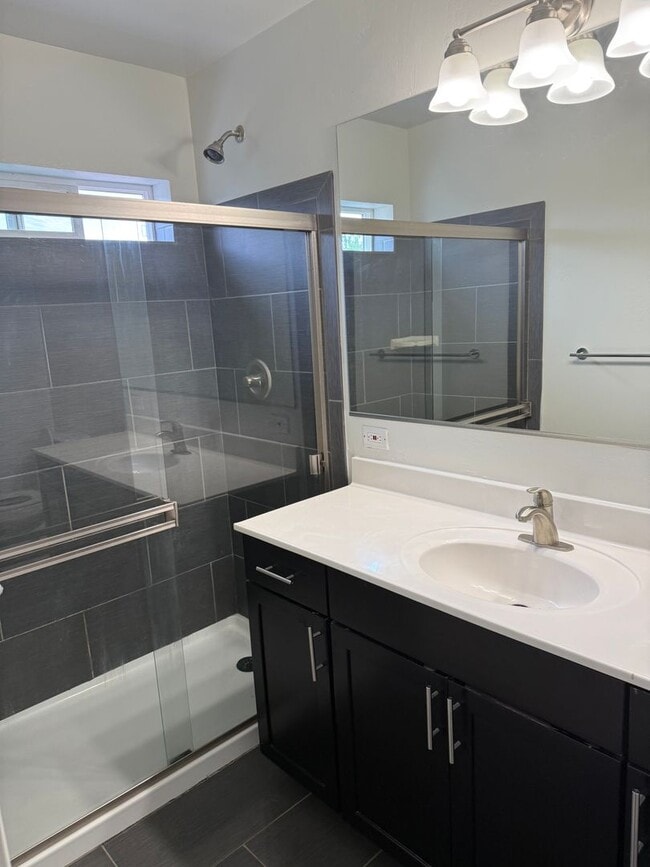 Photo - Pinegrove Unit 100