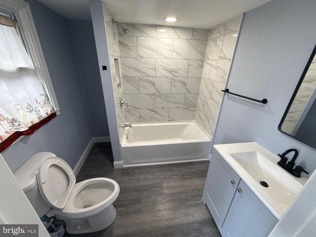 Photo - 363 E Airy St