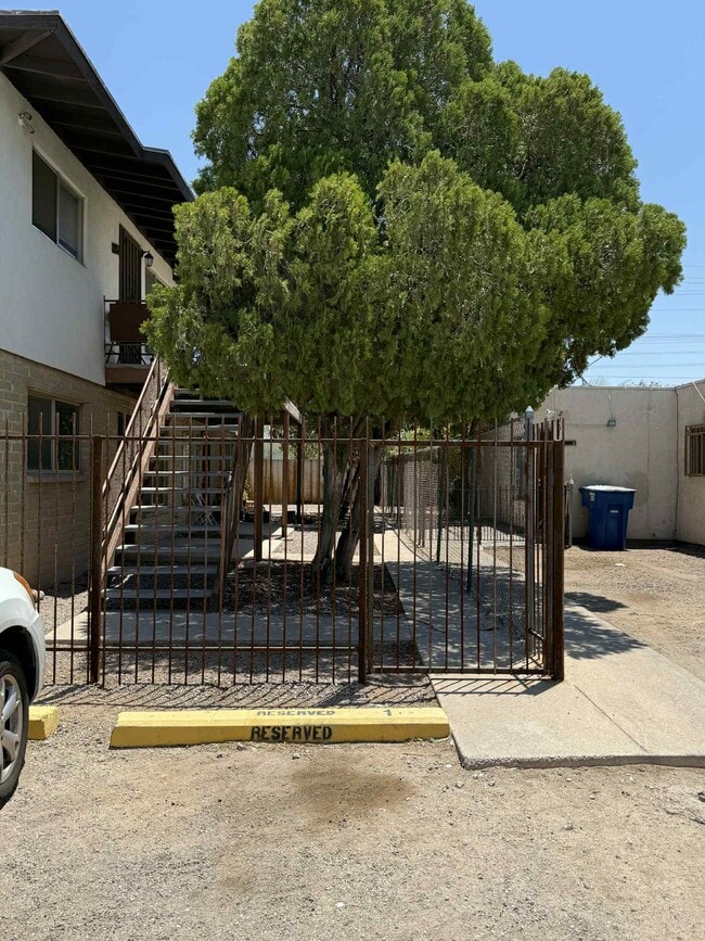 Photo - 2153 S Winstel Ave