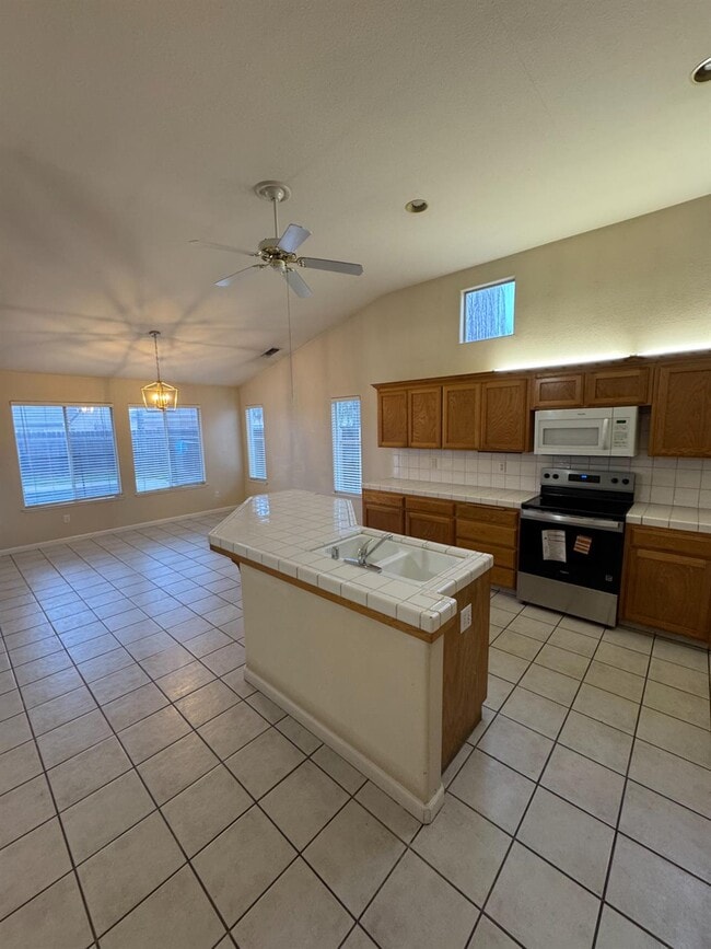 Photo - 5731 N Tracy Ave