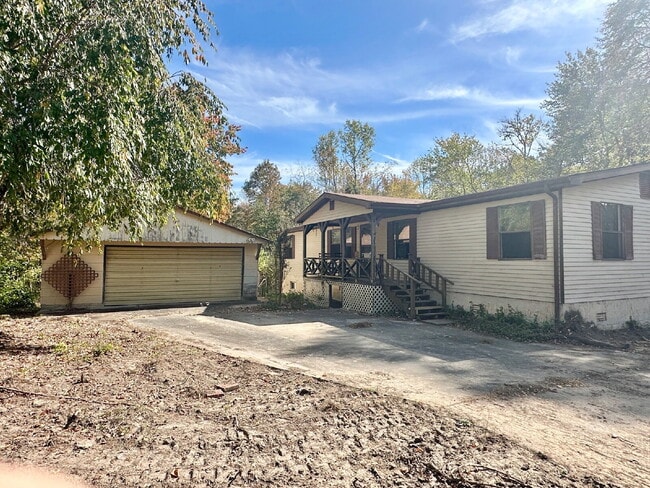 Photo - 266 Dartmoor Dr