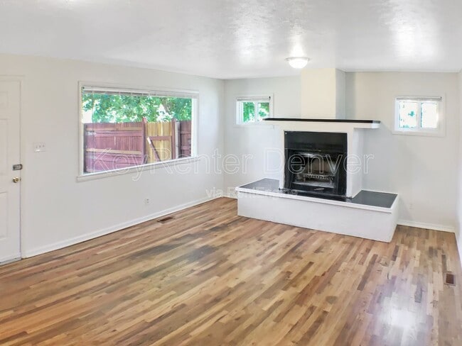 Photo - 1995 Ingalls St