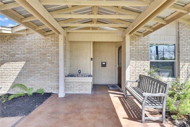 Photo - 1200 Choquette Dr