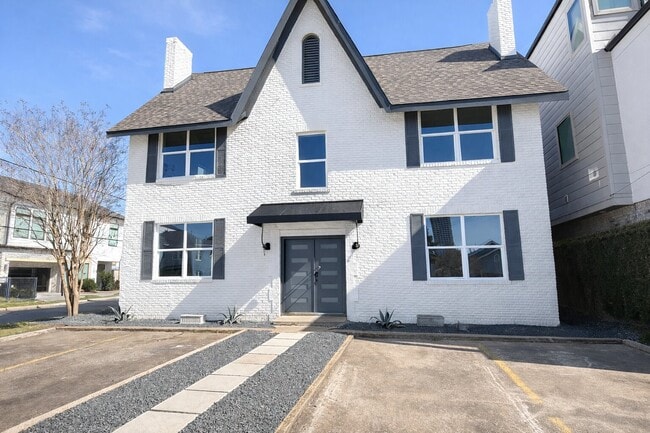 Building Photo - 2001 Brun St Unit 4