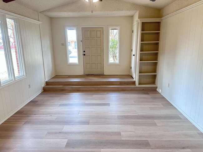 Photo - 2217 33rd St