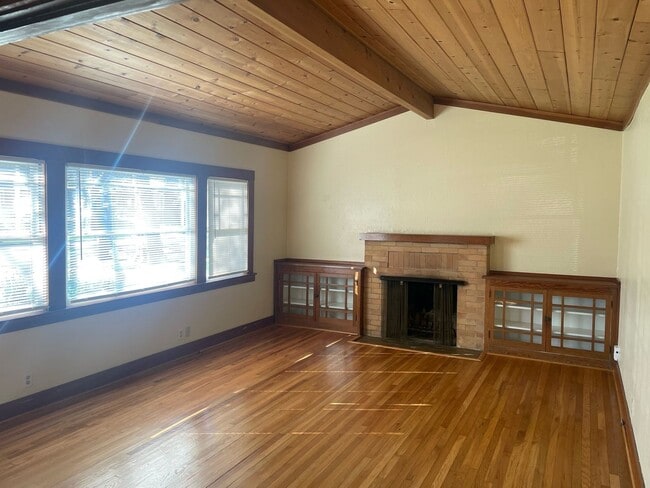 Photo - WILLOW GLEN - Well Maintained 2/1.5 In Bea...