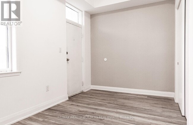 Photo - 213 Jarvis St Unit 6