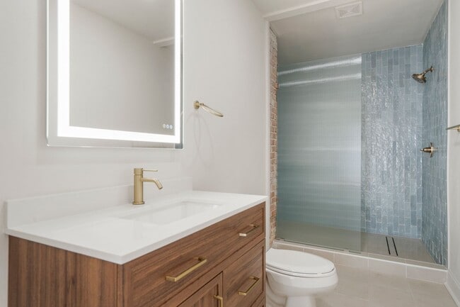 Photo - 1340 S Florence Ave Unidad Florence Avenue Duplex