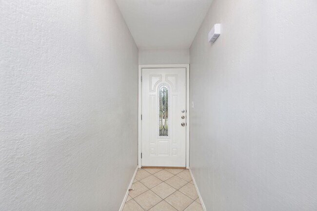 Photo - AVAILABLE NOW! NICE 3 BEDROOM HOME LOCATED...