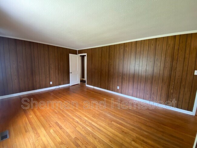 Photo - 3212 Sycamore Dr