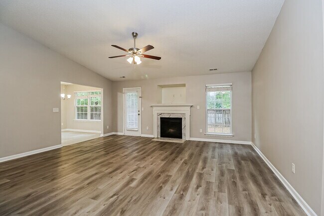 Photo - 7039 Lowen Rd