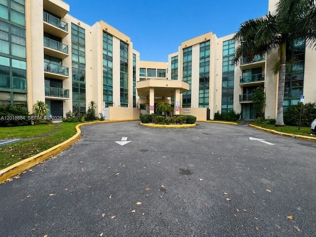 Building Photo - 2075 SW 122nd Ave Unit 207