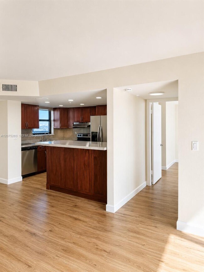 Photo - 555 NE 30th St Unit 603