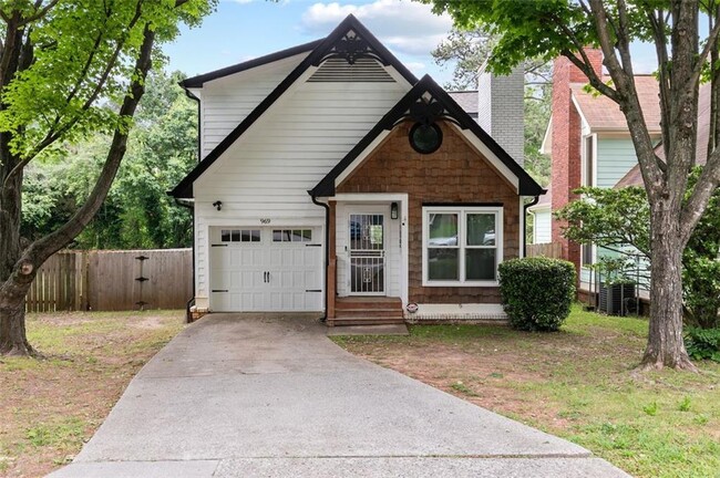 Building Photo - 969 Oak St SW Rental