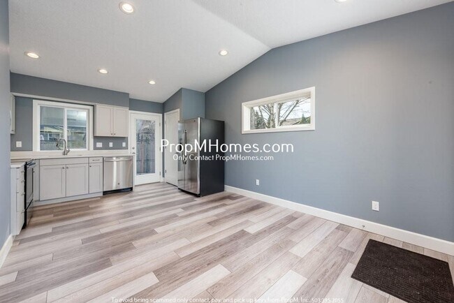 Photo - Updated & Charming Cottage in Oregon City!