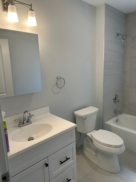 1014 S Humphrey Ave