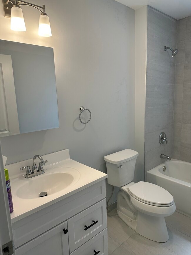Building Photo - 1014 S Humphrey Ave Unit 2N