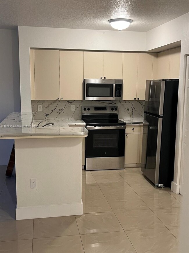 Photo - 11060 SW 196th St Unidad 611