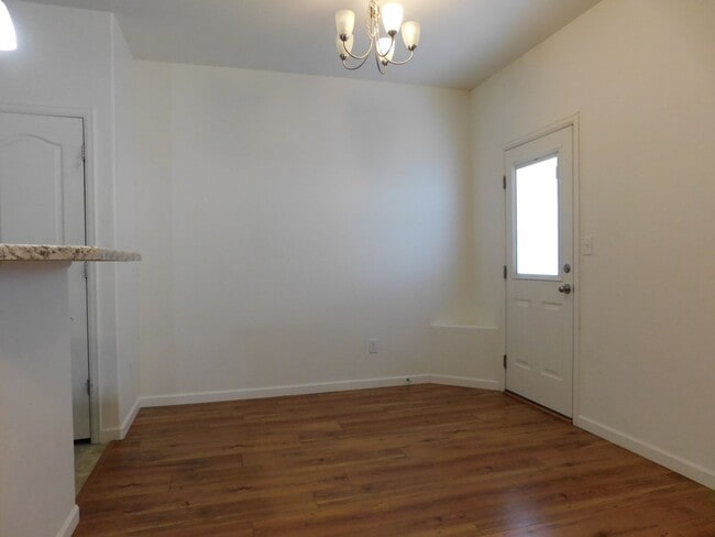 Photo - Condo Close to Shopping