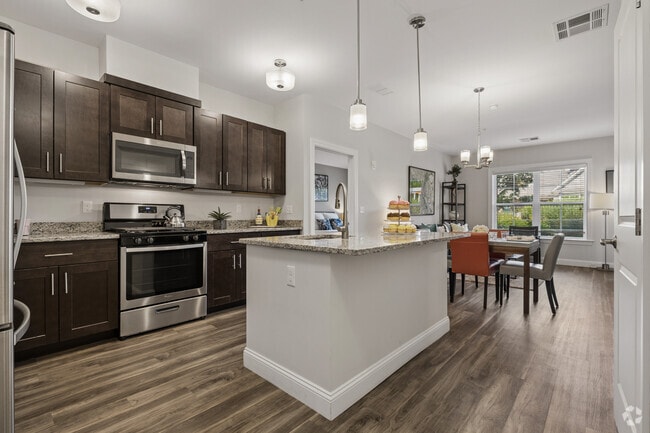 2 habitaciones, 2 baños - 1075 pies cuadrados - Cocina - Canal Crossing at Whitneyville West