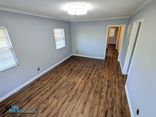 Photo - 901 Elmira Ave
