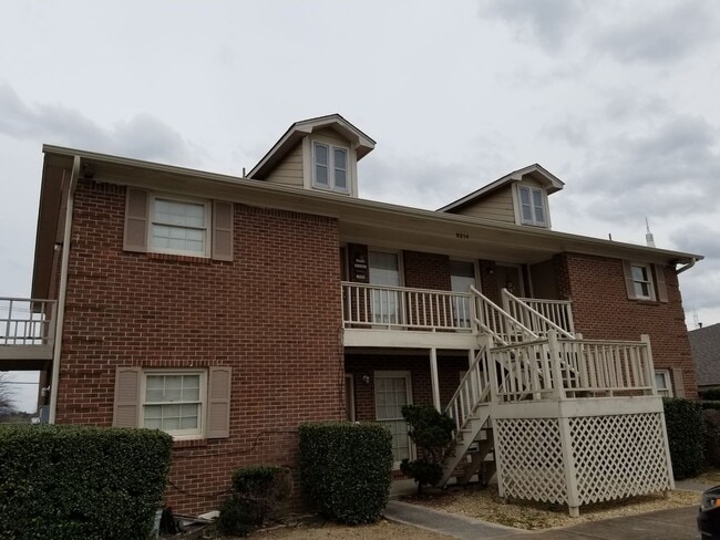 Building Photo - 6214 Robinhood Ln NW Unit D