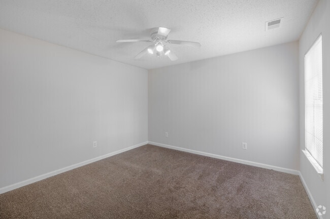 2BR, 2BA - 926SF - Secondary Bedroom