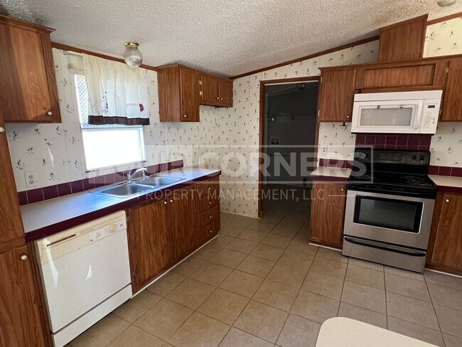 Photo - Lovely 3 Bedroom 2 Bath Home