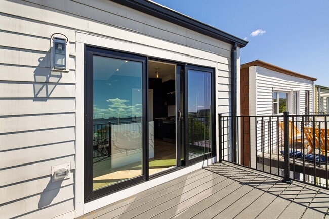 Photo - 275 Webster St Unit 4