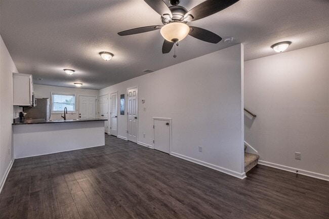 Photo - 100 Commerce St