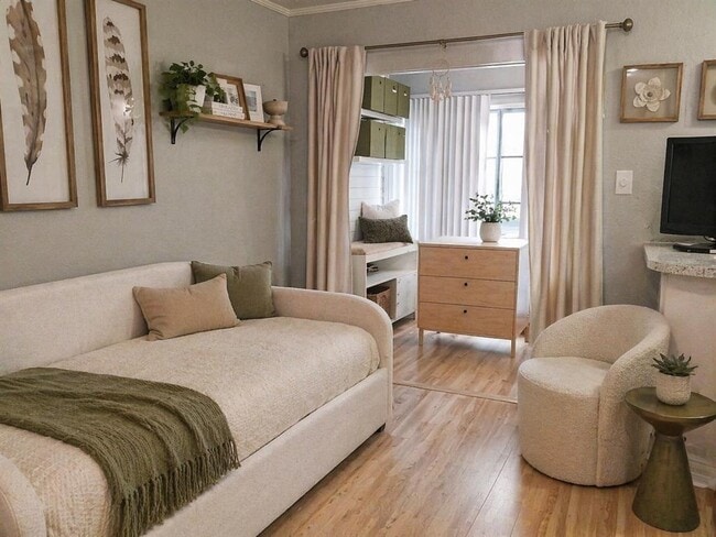 Photo - 1510 W N Loop Blvd Unit 1037