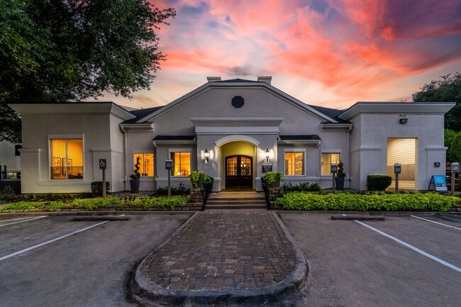 Building Photo - Villas at Hermann Park Rental