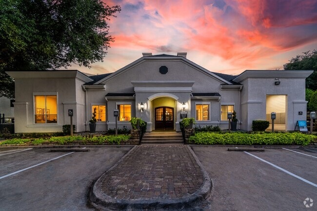 Building Photo - Villas at Hermann Park Rental